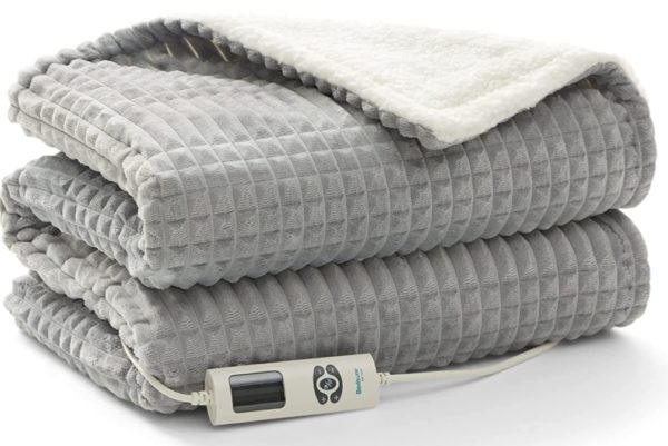 Amazon: Heizdecke mit Abschaltautomatik für 27,49 statt 54,99 Euro